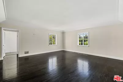 1910 Outpost Dr, Los Angeles, CA 90068 - Photo 18