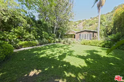 2592 N Beachwood Dr, Los Angeles, CA 90068 - Photo 6