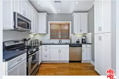 2592 N Beachwood Dr, Los Angeles, CA 90068 - Photo 10