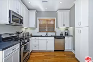 2592 N Beachwood Dr, Los Angeles, CA 90068 - Photo 10