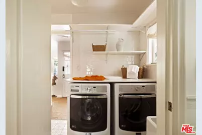 228 S Anita Ave, Los Angeles, CA 90049 - Photo 28