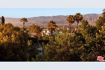 3571 Willowcrest Ave, Los Angeles, CA 91604 - Photo 18