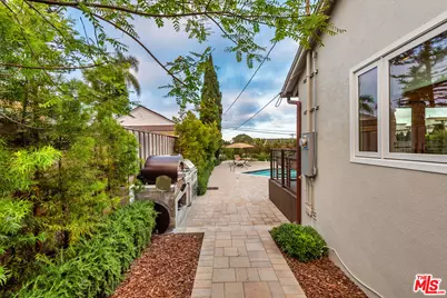 7220 Arizona Ave, Los Angeles, CA 90045 - Photo 40