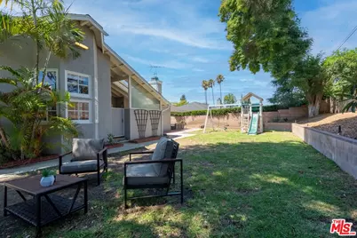 18319 San Jose St, Los Angeles, CA 91326 - Photo 26