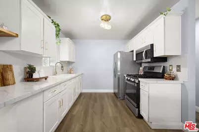 4820 S Van Ness Ave, Los Angeles, CA 90062 - Photo 6