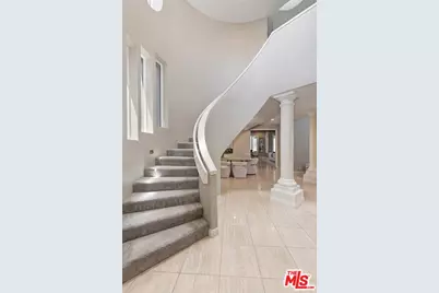 16694 Calle Arbolada, Los Angeles, CA 90272 - Photo 2