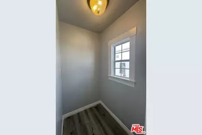 136 W 43rd Pl, Los Angeles, CA 90037 - Photo 20