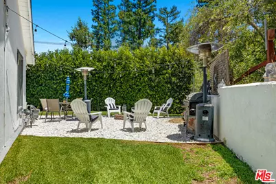 2485 Benedict Canyon Dr, Los Angeles, CA 90210 - Photo 26