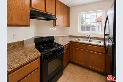 1255 E 90th St, Los Angeles, CA 90002 - Photo 8