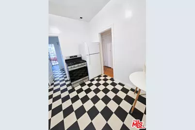 905 Sanborn Ave, Los Angeles, CA 90029 - Photo 22