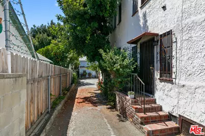 905 Sanborn Ave, Los Angeles, CA 90029 - Photo 44