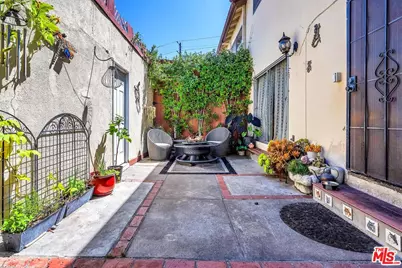 1766 Midvale Ave, Los Angeles, CA 90024 - Photo 12