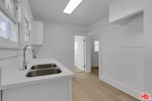 372 W 11th St, Los Angeles, CA 90015 - Photo 14