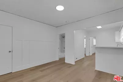 372 W 11th St, Los Angeles, CA 90015 - Photo 8