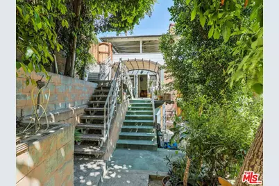 6921 Paseo Del Serra Dr, Los Angeles, CA 90068 - Photo 2