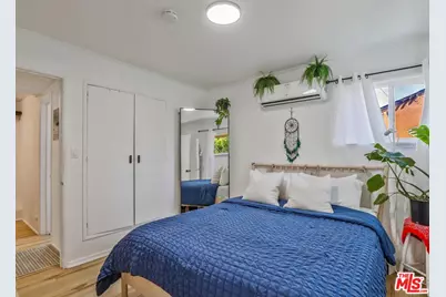 6921 Paseo Del Serra Dr, Los Angeles, CA 90068 - Photo 14