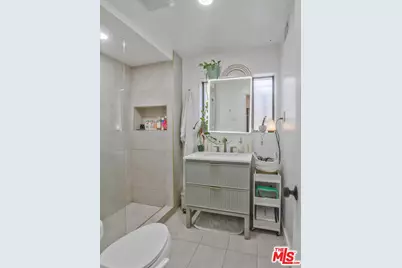 6921 Paseo Del Serra Dr, Los Angeles, CA 90068 - Photo 16