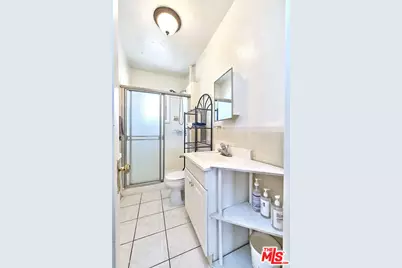 810 S Norton Ave, Los Angeles, CA 90005 - Photo 24
