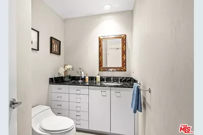 10601 Wilshire Blvd #702, Los Angeles, CA 90024 - Photo 30