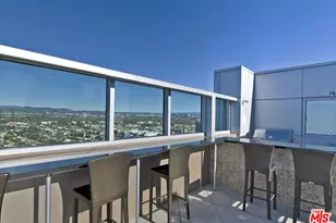 13700 Marina Pointe Dr, Venice, CA 90292 - Photo 44