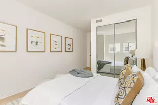 121 S Palm Dr, Beverly Hills, CA 90212 - Photo 36
