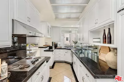121 S Palm Dr #403, Beverly Hills, CA 90212 - Photo 24