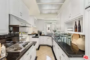 121 S Palm Dr, Beverly Hills, CA 90212 - Photo 24