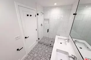 8723 Lookout Mountain Ave, Los Angeles, CA 90046 - Photo 18