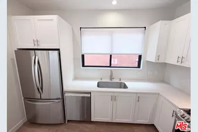 8723 Lookout Mountain Ave, Los Angeles, CA 90046 - Photo 10