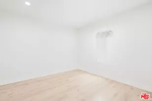 7801 Clearfield Ave, Los Angeles, CA 91402 - Photo 30