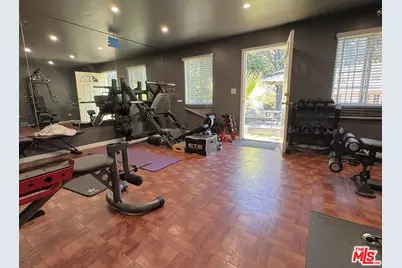 17813 Raymer St, Los Angeles, CA 91325 - Photo 24