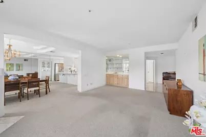 5224 Zelzah Ave #209, Los Angeles, CA 91316 - Photo 10
