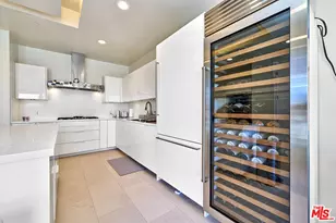 10776 Wilshire Blvd, Los Angeles, CA 90024 - Photo 30