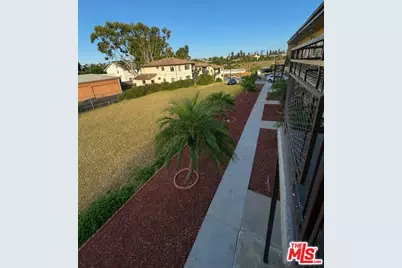 335 Warren Ln, Inglewood, CA 90302 - Photo 2