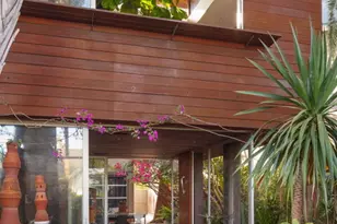 927 Amoroso, Venice, CA 90291 - Photo 2