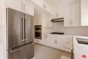 121 N Almont Dr, Beverly Hills, CA 90211 - Photo 22