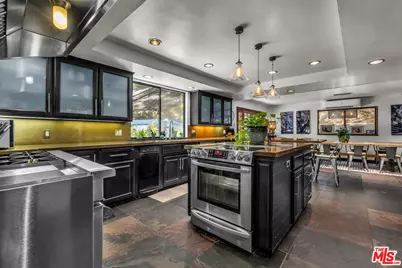 805 Malibu Meadows Dr, Calabasas, CA 91302 - Photo 16