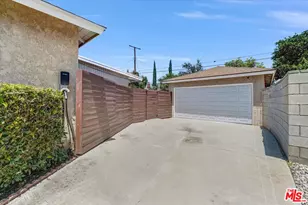 19803 Bassett St, Los Angeles, CA 91306 - Photo 22