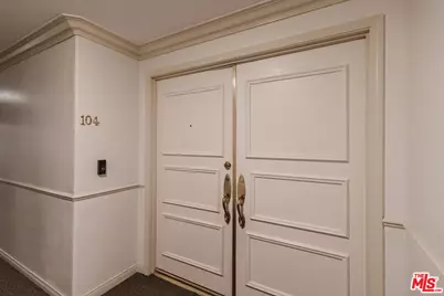 11855 Goshen Ave #104, Los Angeles, CA 90049 - Photo 2