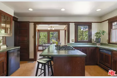 2093 W 28th St, Los Angeles, CA 90018 - Photo 18