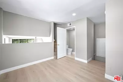 869 S Wooster St #301, Los Angeles, CA 90035 - Photo 16