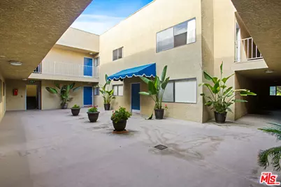 6590 Hazeltine Ave, Los Angeles, CA 91401 - Photo 14