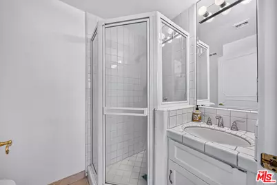 15656 Crownridge Pl, Sherman Oaks, CA 91403 - Photo 70