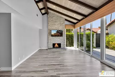 2545 S Gene Autry Trl #F, Palm Springs, CA 92264 - Photo 2