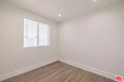 43033 39th St, Lancaster, CA 93536 - Photo 8