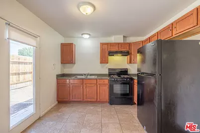 43033 39th St, Lancaster, CA 93536 - Photo 14