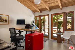 19748 Victory Blvd, Los Angeles, CA 91367 - Photo 12
