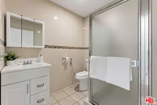 17827 Burbank Blvd, Los Angeles, CA 91316 - Photo 20
