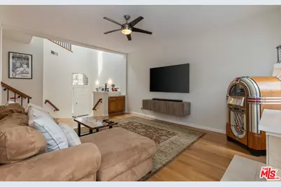 20950 Oxnard St #10, Woodland Hills, CA 91367 - Photo 6