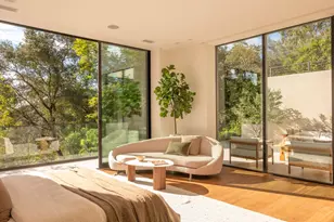12752 Mulholland Dr, Los Angeles, CA 90210 - Photo 34
